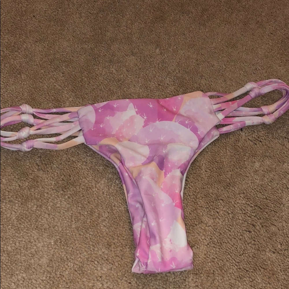 Moana bikini bottoms size small
